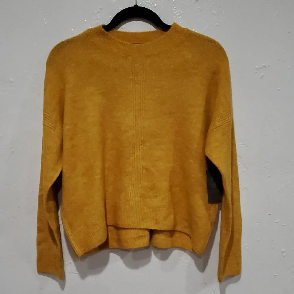 Vince Camuto Coz Season Crew Neck Sweater In Amber Size XS
